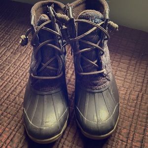Sperry quilted Duck boots women’s size 5.5